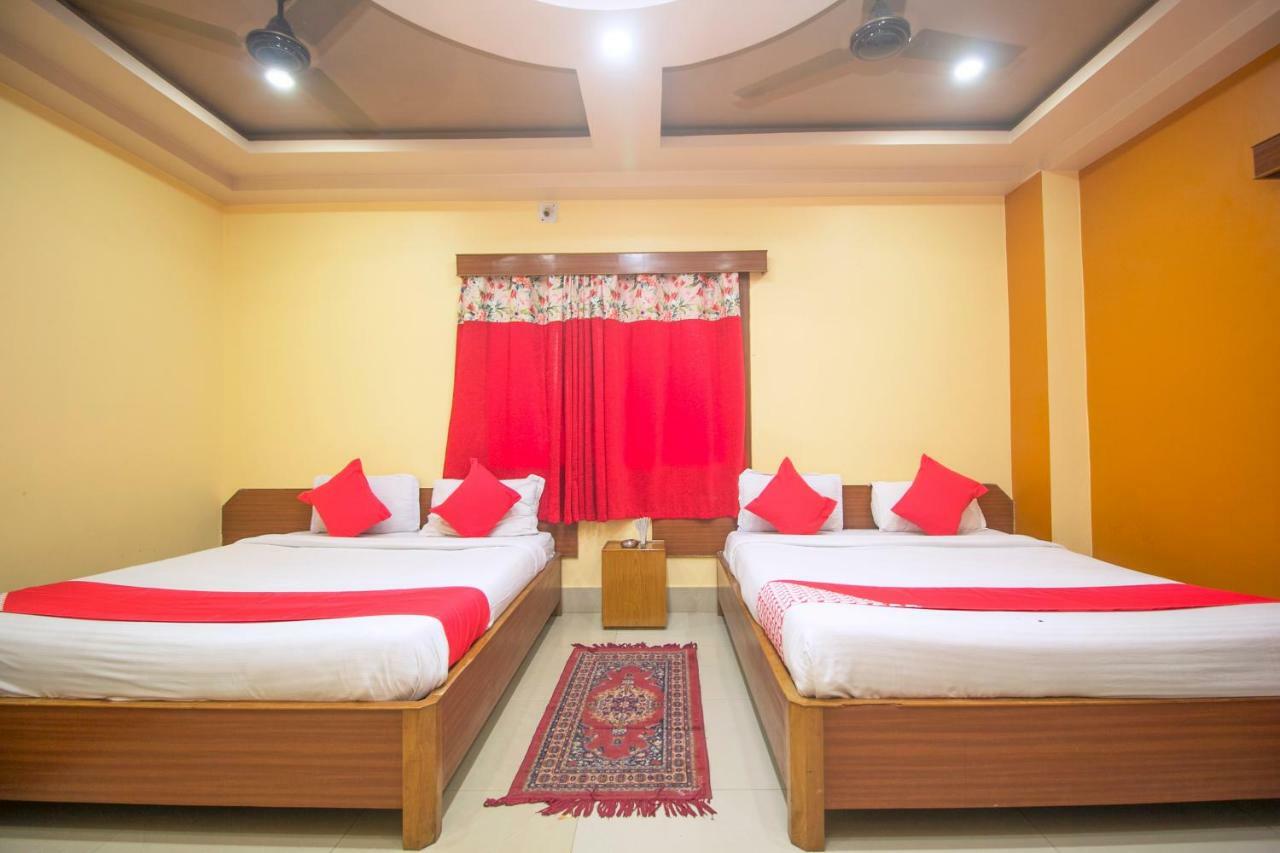 Hotel Nandanik Palace Falakata Exterior photo